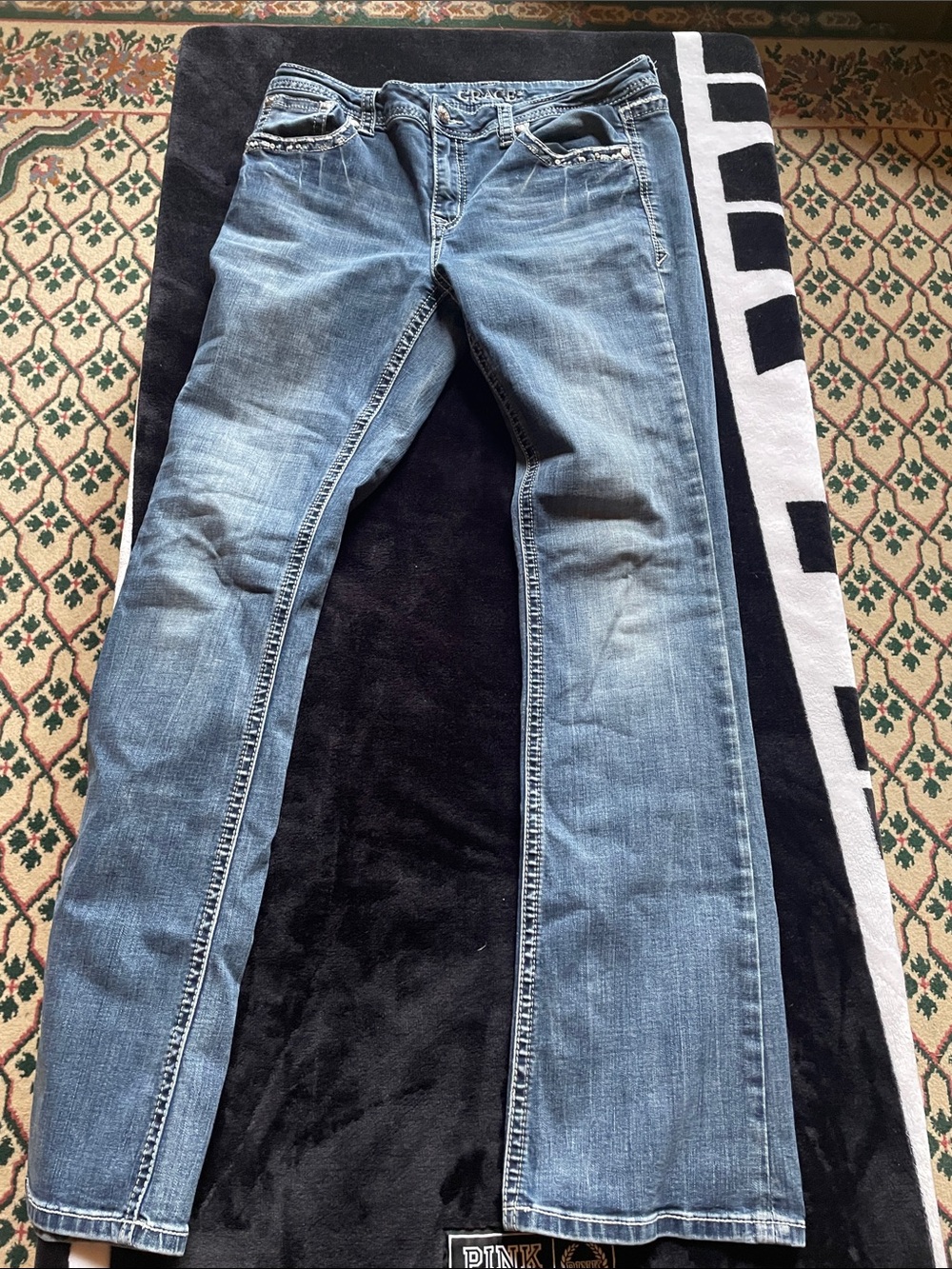 Grace in LA Light Blue Straight-Leg Jeans with Embroidered Dreamcatcher Pockets - Picture 5 of 8